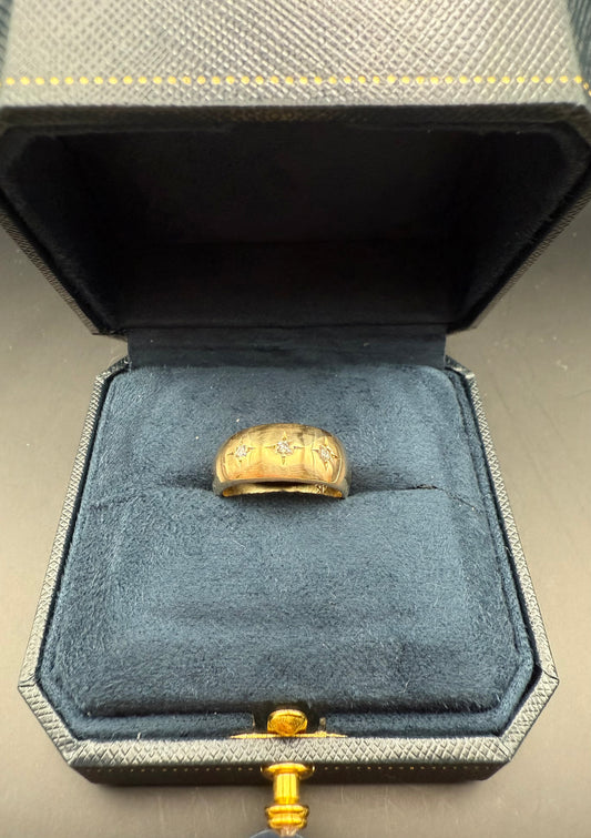 Vintage 14K yellow gold gypsy diamond starburst band ring in box
